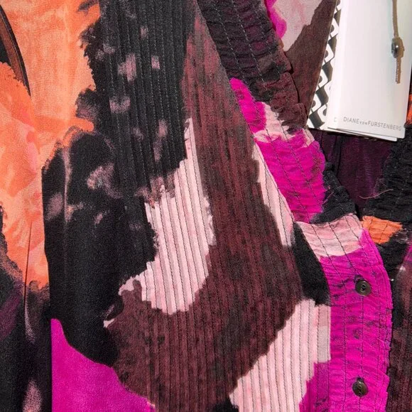 Diane von Furstenberg Layla Silk Printed Dress Color: dancing explosion Size: 12 - Picture 5 of 9